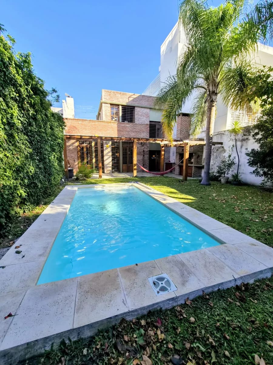 Hermosa Casa, Moderna, 5 Dormitorios, 3 Baños, Fondo Con Piscina