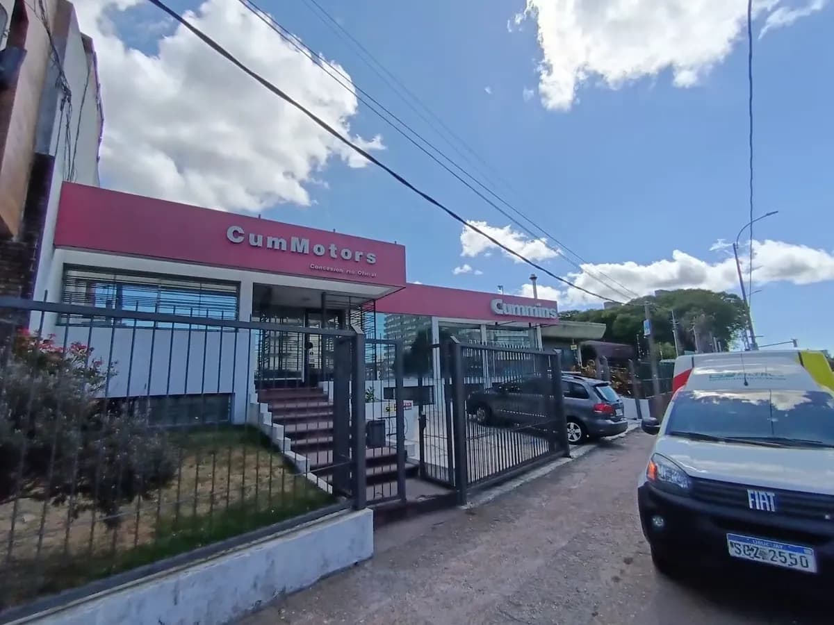 Local Comercial + Oficinas + Depósito — foto 2