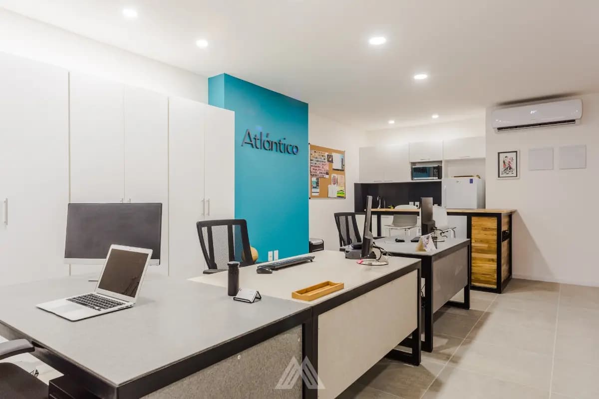 Alquiler Local Comercial Zona Tres Cruces — foto 3