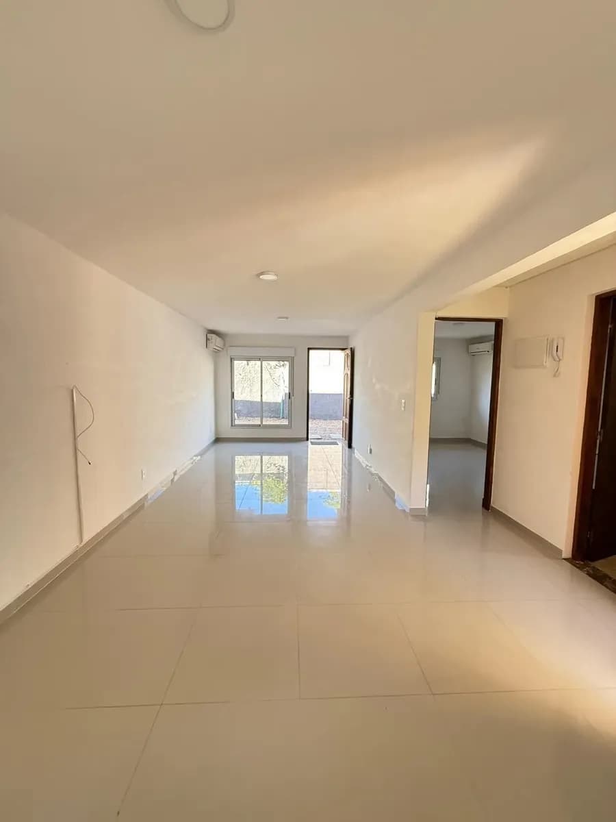 Alquiler. Hermoso Apartamento De 1 Dormitorio Y Jardín En Complejo Cerrado En Médanos De Solymar A Dos Cuadras De La Playa. — foto 2