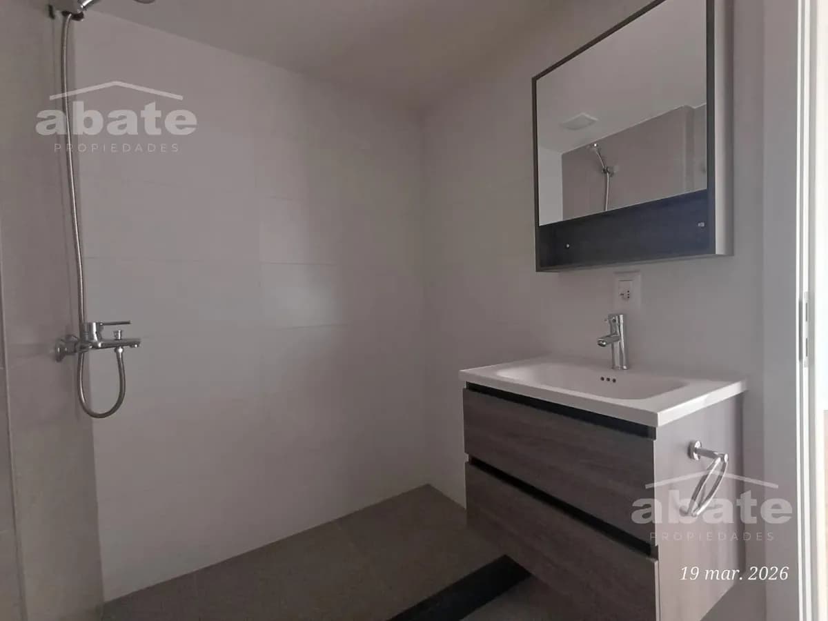 Alquiler Apartamento 1 Dormitorio, Piso 6 Con Terraza — foto 1