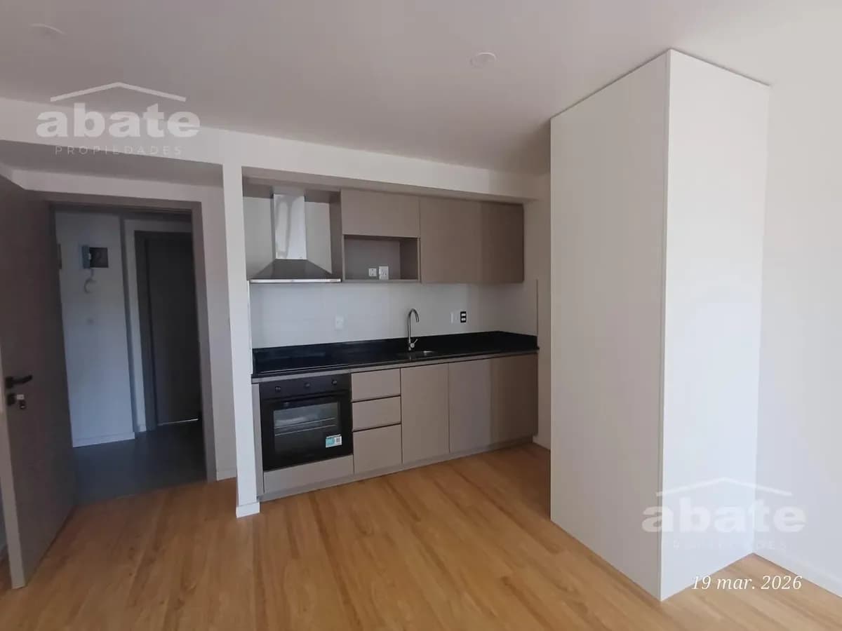Alquiler Apartamento 1 Dormitorio, Piso 6 Con Terraza — foto 3