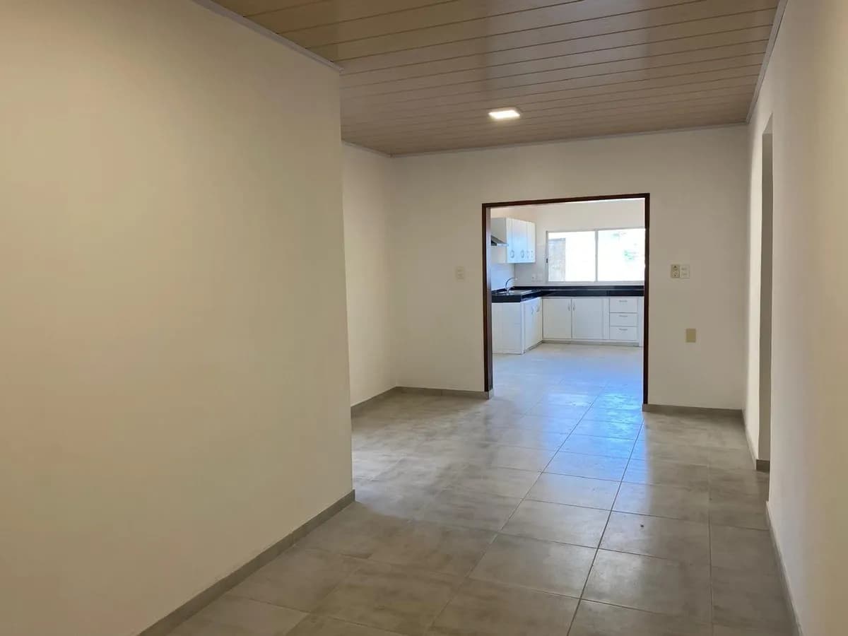 Alquiler Casa Tres Dormitorios Y Cochera En Pando — foto 3
