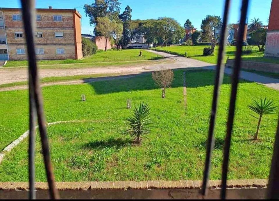 Venta Apartamento 3 Dormitorios, Con Terraza Muy Amplio Y Luminoso. Paso De Las Duranas. — foto 2