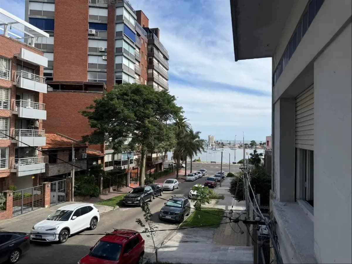 Alquiler Casa Para Oficina - 6 Dormitorios 3 Baños — foto 1