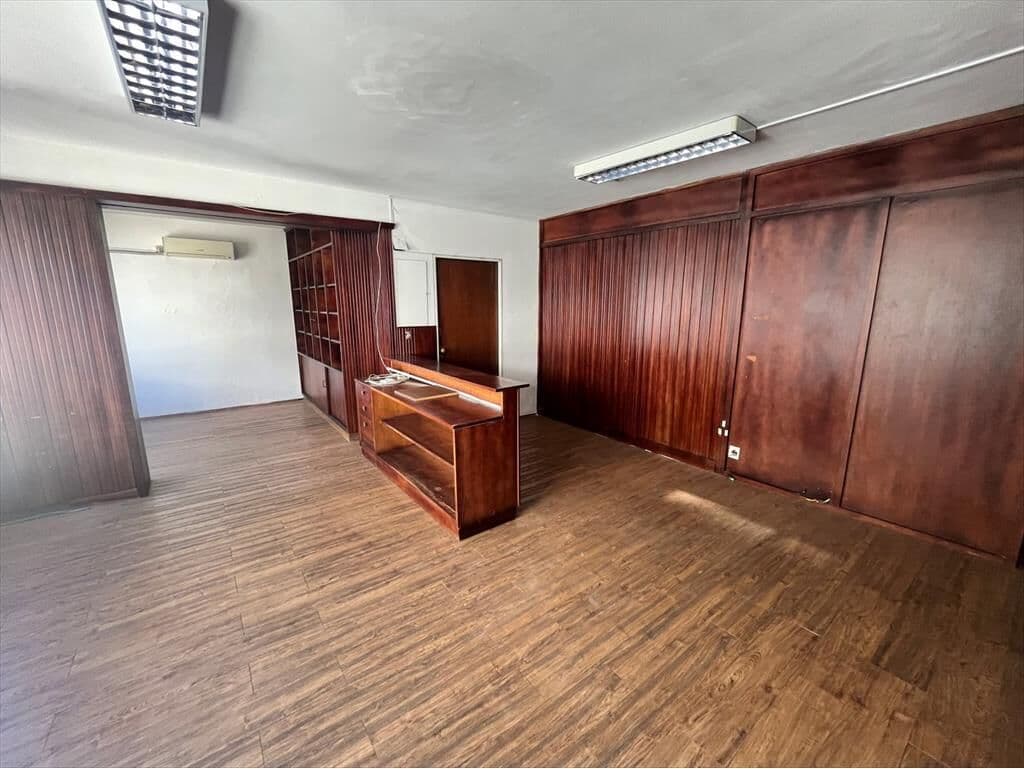 Venta o Alquiler oficina Ciudad Vieja con garaje — foto 1