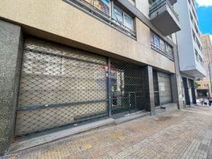 Local a pazos de 18 de julio