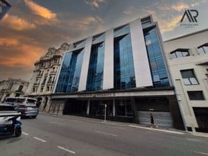 Venta oficina de 86 m2 con 4 privados en ciudad vieja — foto 1