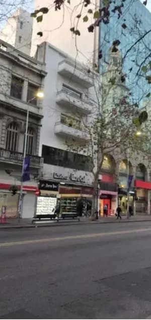 Local a pazos de 18 de julio — foto 2