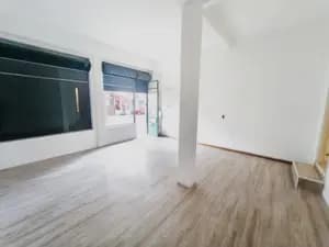 Alquiler tres cruces local comercial con deposito — foto 2
