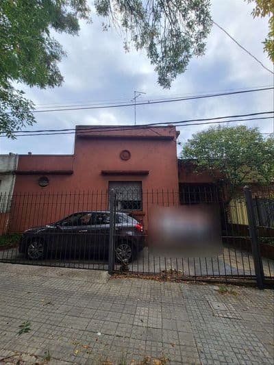 Casa de 3 dormitorios con gran patio con parrillero!!