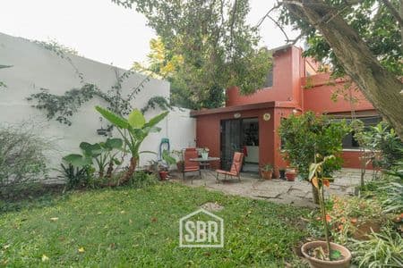 Venta casa 4 dormitorios en pocitos con garage y jardín