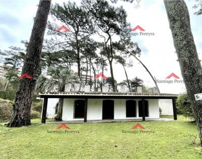 Casa en venta en playa mansa con 1385 m2 de terreno