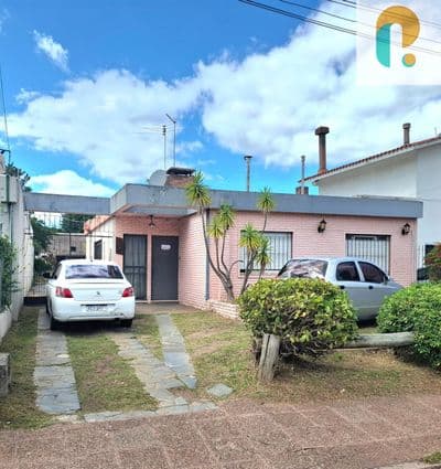 Venta casa punta gorda 3 dorm 3 baños a reciclar padrón único gran terreno