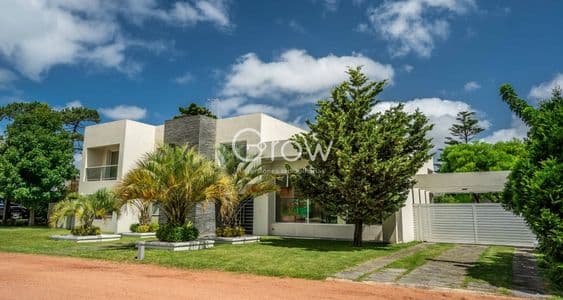 Exclusiva casa en barrio privado, para disfrutar el verano en punta del este!