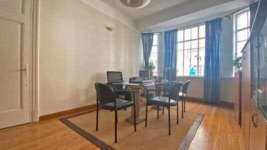 Apartamento en alquiler / centro - inmobiliaria lars