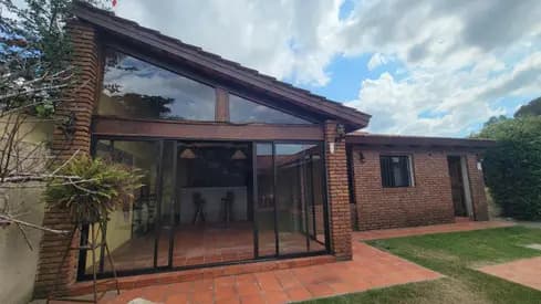 Encantadora casa de 1 dormitorio con ambientes cómodos en el codiciado barrio de lagomar