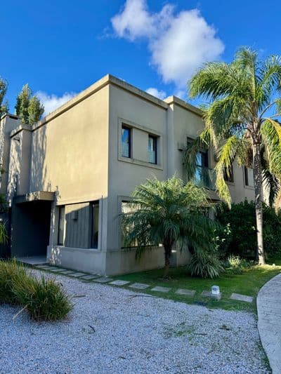Alquiler casa 3 dormitorios en lagos parque miramar