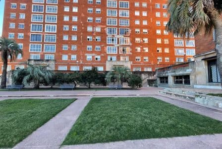 Exclusivo apartamento a 50 metros de la rambla de parque rodó: 3 dormitorios, 2 baños completos, calefacción central, seguridad 24 horas y garage opcional.