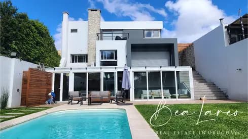 Moderna casa en venta con ubicación privilegiada en punta gorda