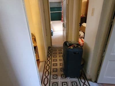 Casa, al frente, 3 dorm, garaje y patio con parrillero para reciclar-union