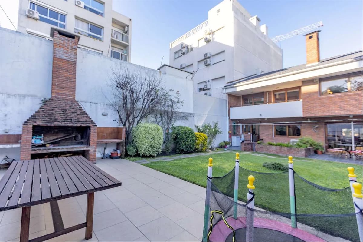 Venta Casa Puerto Del Buceo 5 Dormitorios 4 Baños Garaje Para 4 Autos Fondo Verde De 200 Mts Con Parrillero