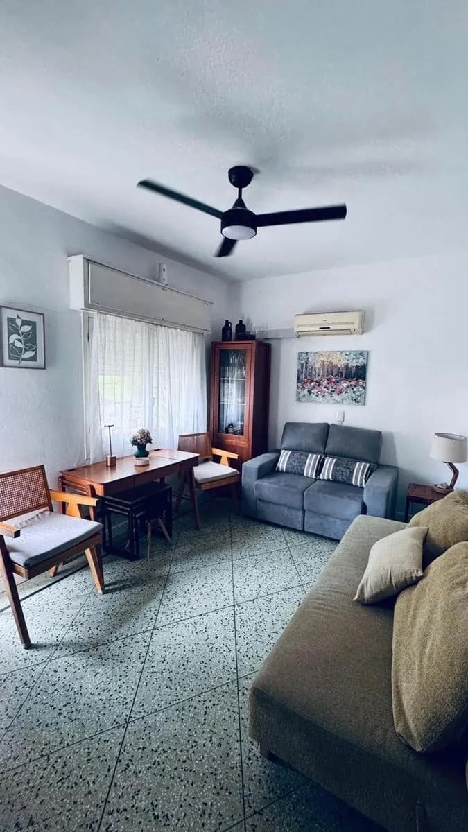 Venta Casa 2 Dormitorios Con Patio Y Garaje En Excelente Zona De Prado.