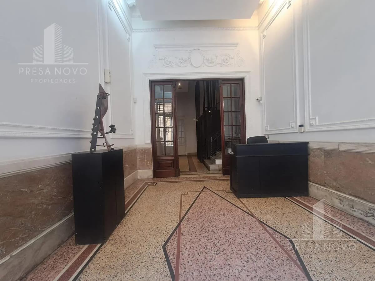 Alquiler Oficina En Ciudad Vieja De 5 Ambientes Privados