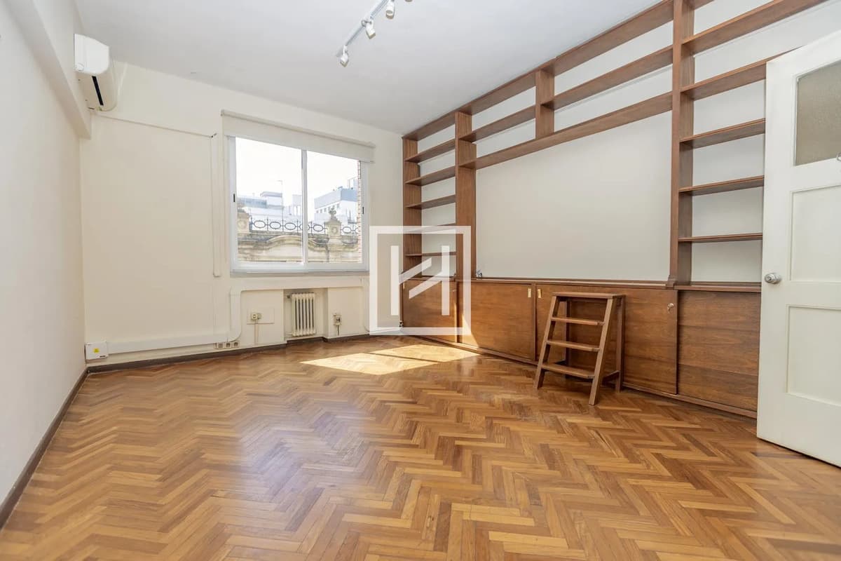 Alquiler Gran Oficina En Ciudad Vieja | 150 M² | Destacada Ubicación