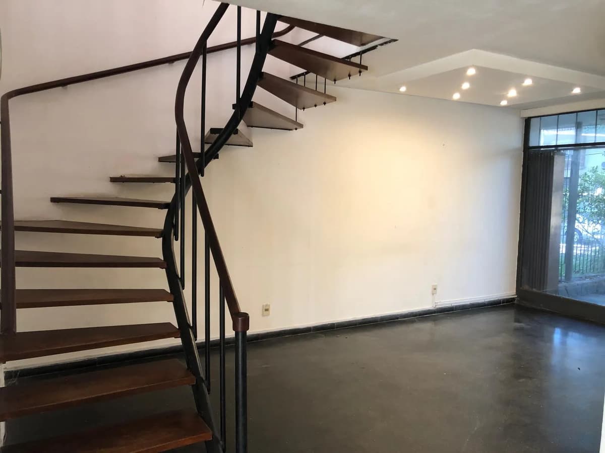 Alquiler De Casa De 4 Dormitorios En Malvin Con Patio, Parrillero Y Cochera
