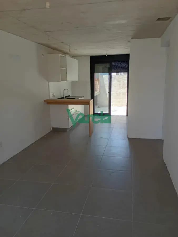 Alquiler Casa Malvín Norte, 2 Dormitorios, 1 Baños, Cochera, Patio Con Parrillero