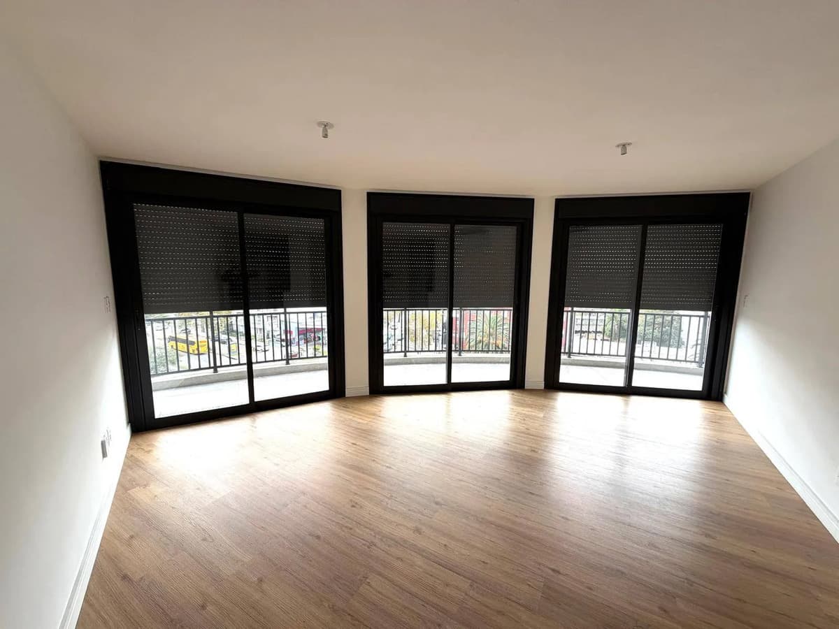 Alquiler De Apartamento En Avenida Millán Con 2 Dormitorios Y Garaje En Reducto