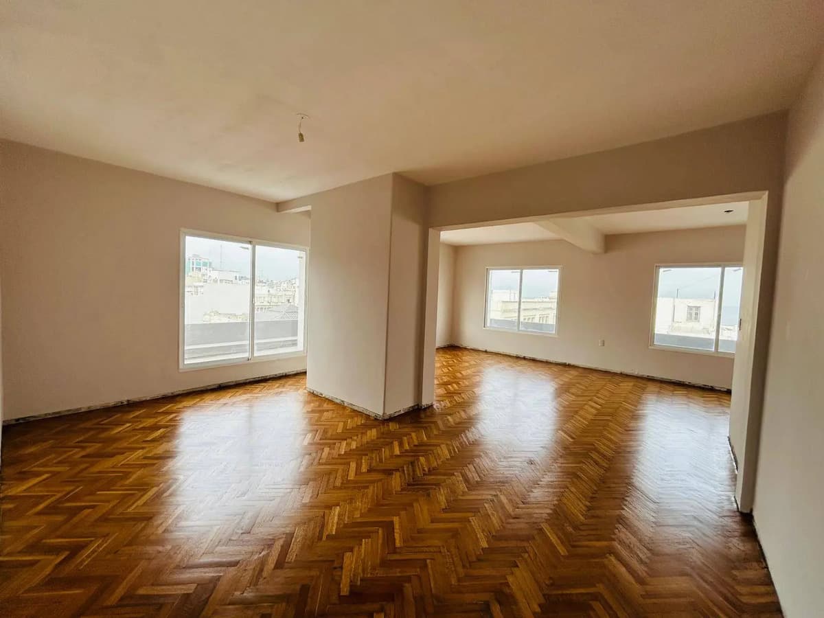 Alquiler - Oficina 85 M2 Con Baño En Ciudad Vieja - Misiones Y Rincón