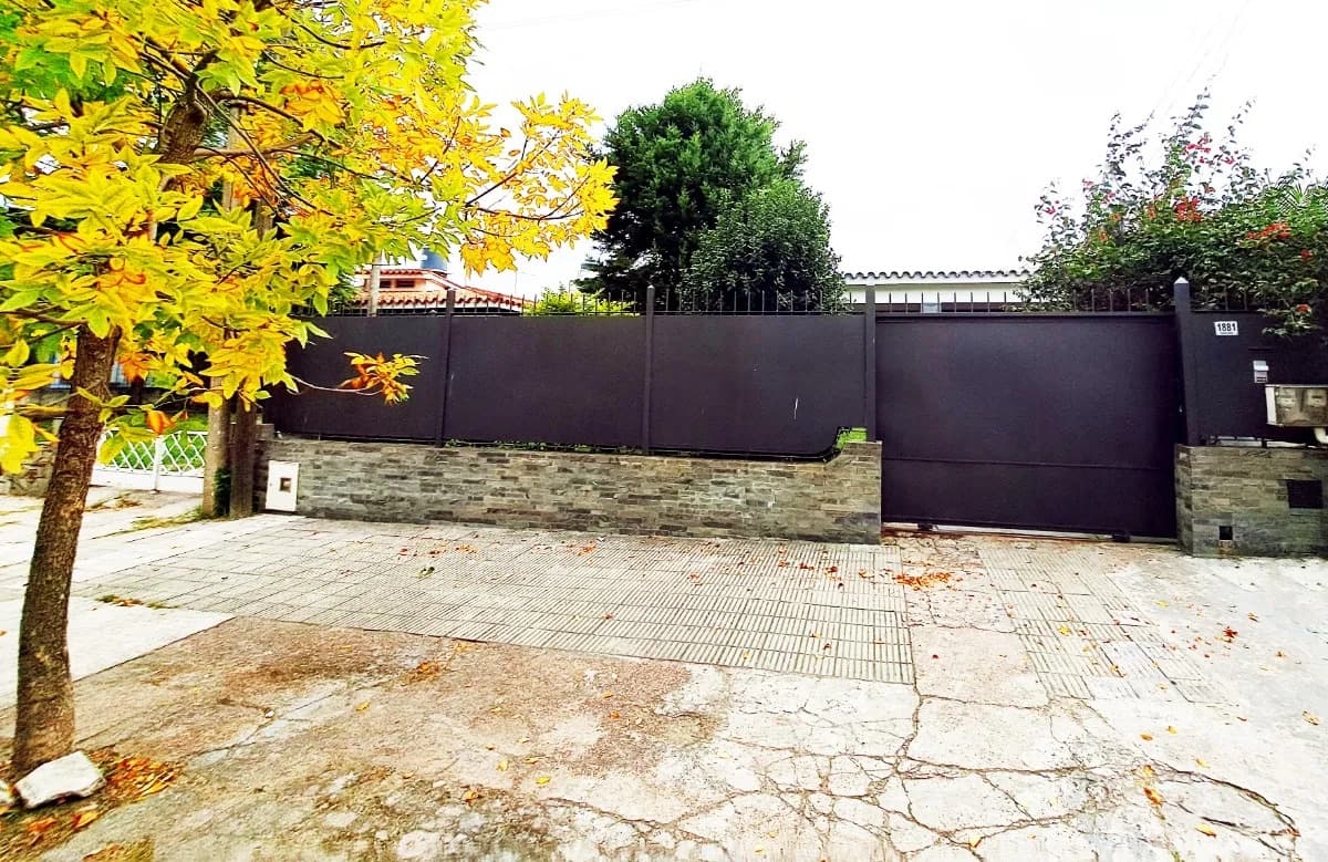 Inversión Casa En Malvín: Padrón Único 750m2 - Renta $110.000 - A Nuevo