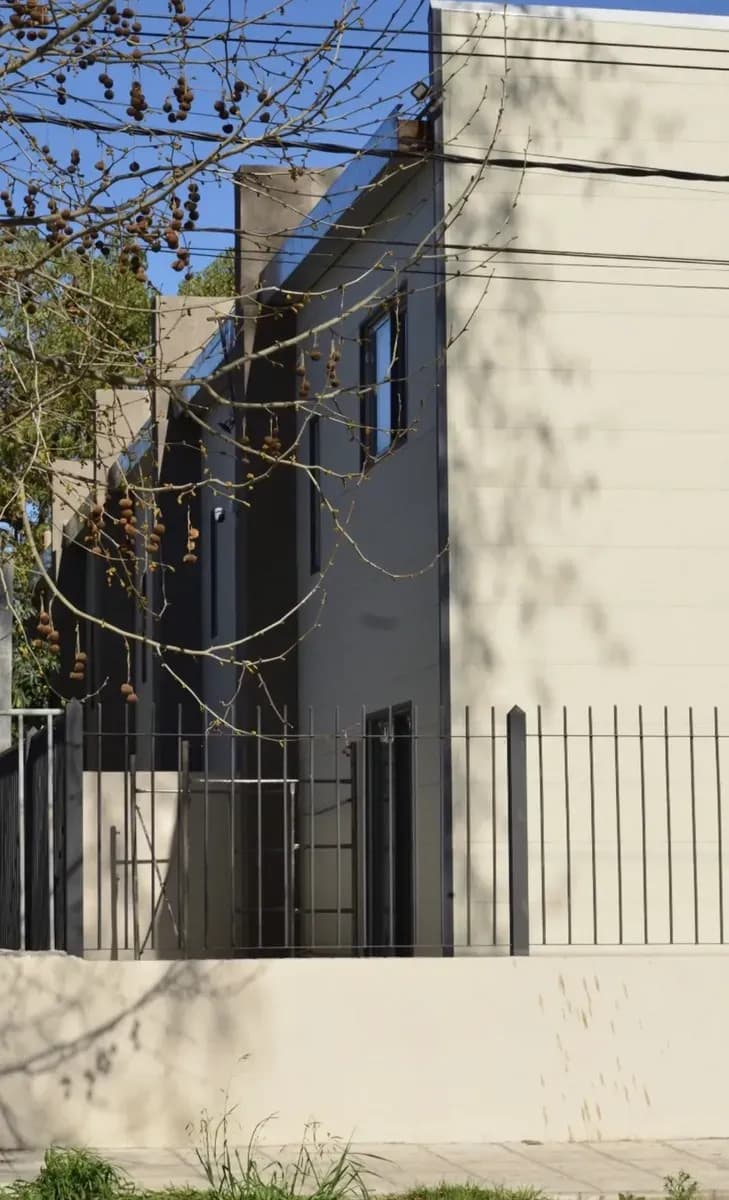 Alquiler En Malvin Norte, Casa Duplex, 2 Dormitorios