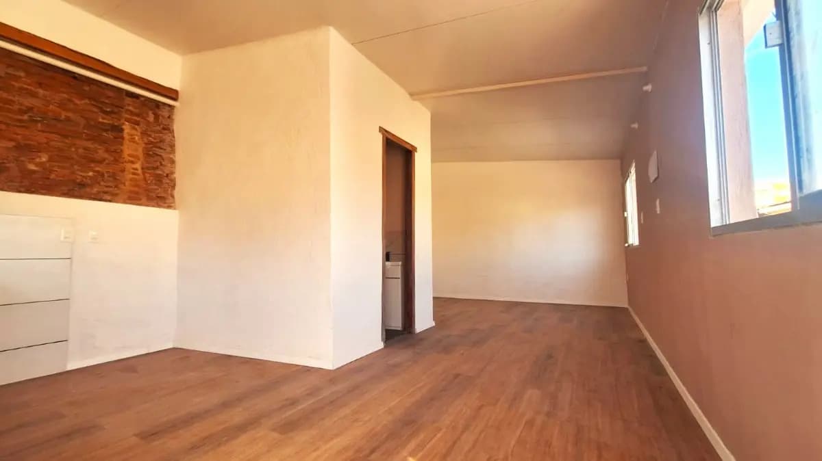 Alquiler Casa Un Dormitorio Belvedere - Nuevo París Calle Santa Lucía Con Opción De Garaje