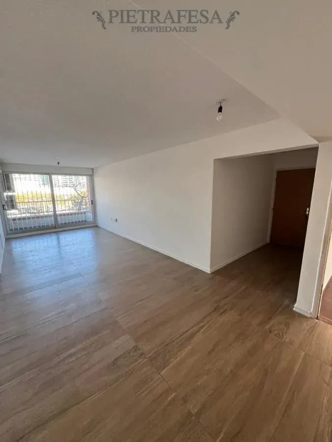 Apartamento En Alquiler, 4 Dormitorios, 3 Baños, Terraza, Garaje Doble. Pocitos.