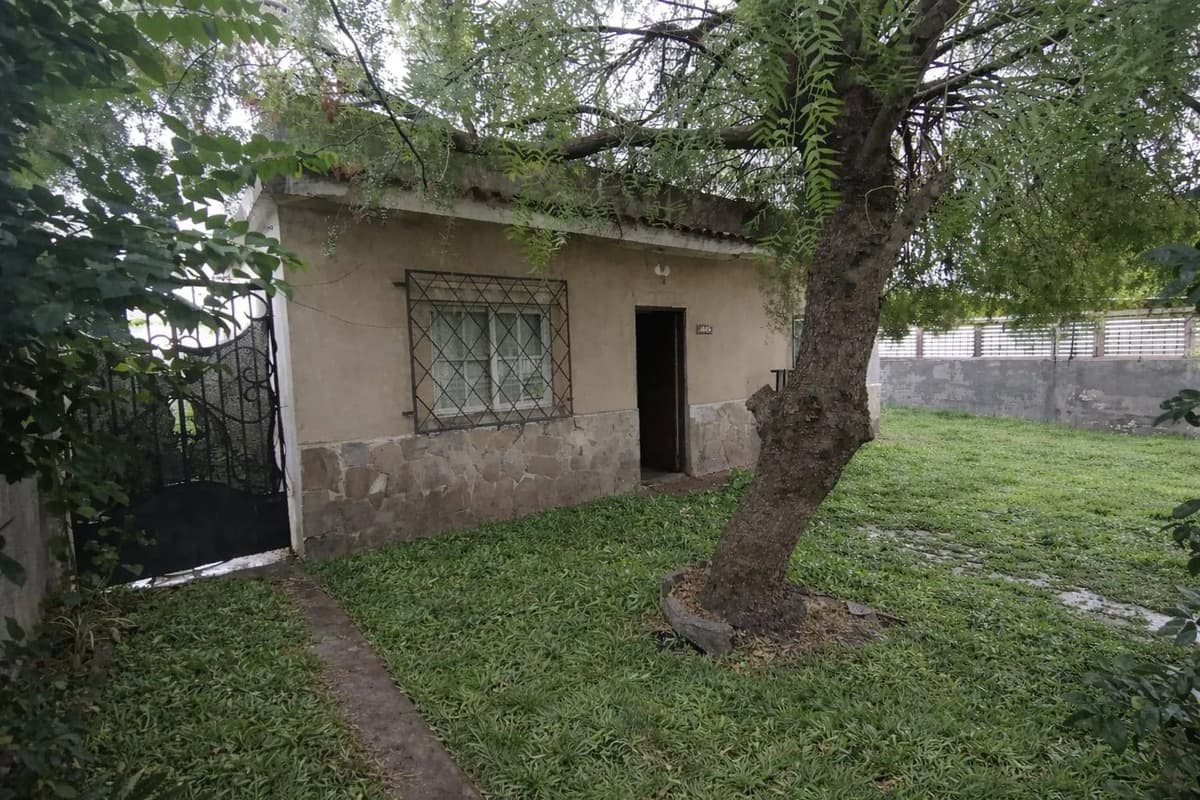 2 Casa En Venta C/ Cochera Y Galpón En Sayago , Padrón Único