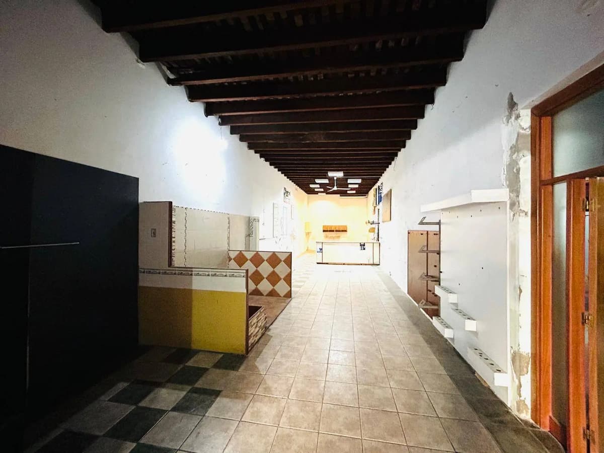 Alquiler De Local Comercial En Ejido Con 286 Mts2 En Centro