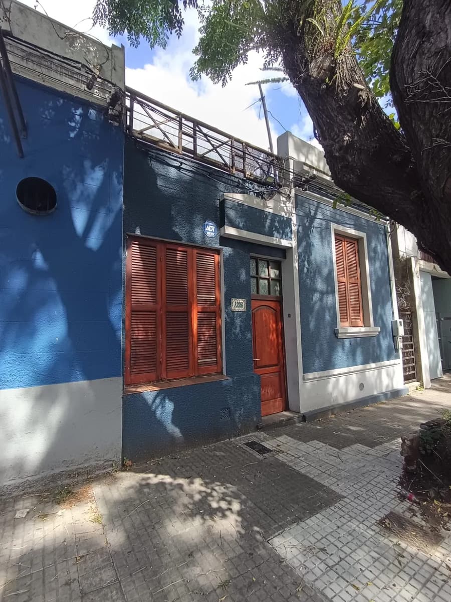 Alquiler, Oportunidad! Casa + Amplio Depósito - Taller.