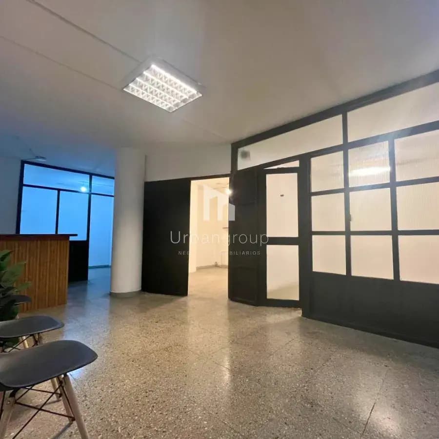 Oficinas En Alquiler Av. 18 De Julio — foto 1