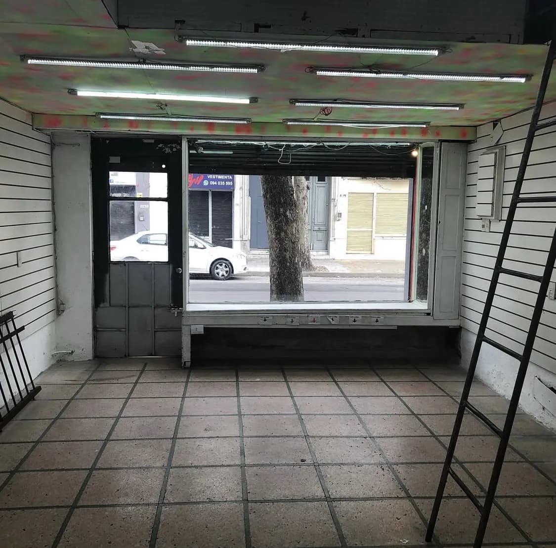 Local Comercial En Alquiler — foto 1