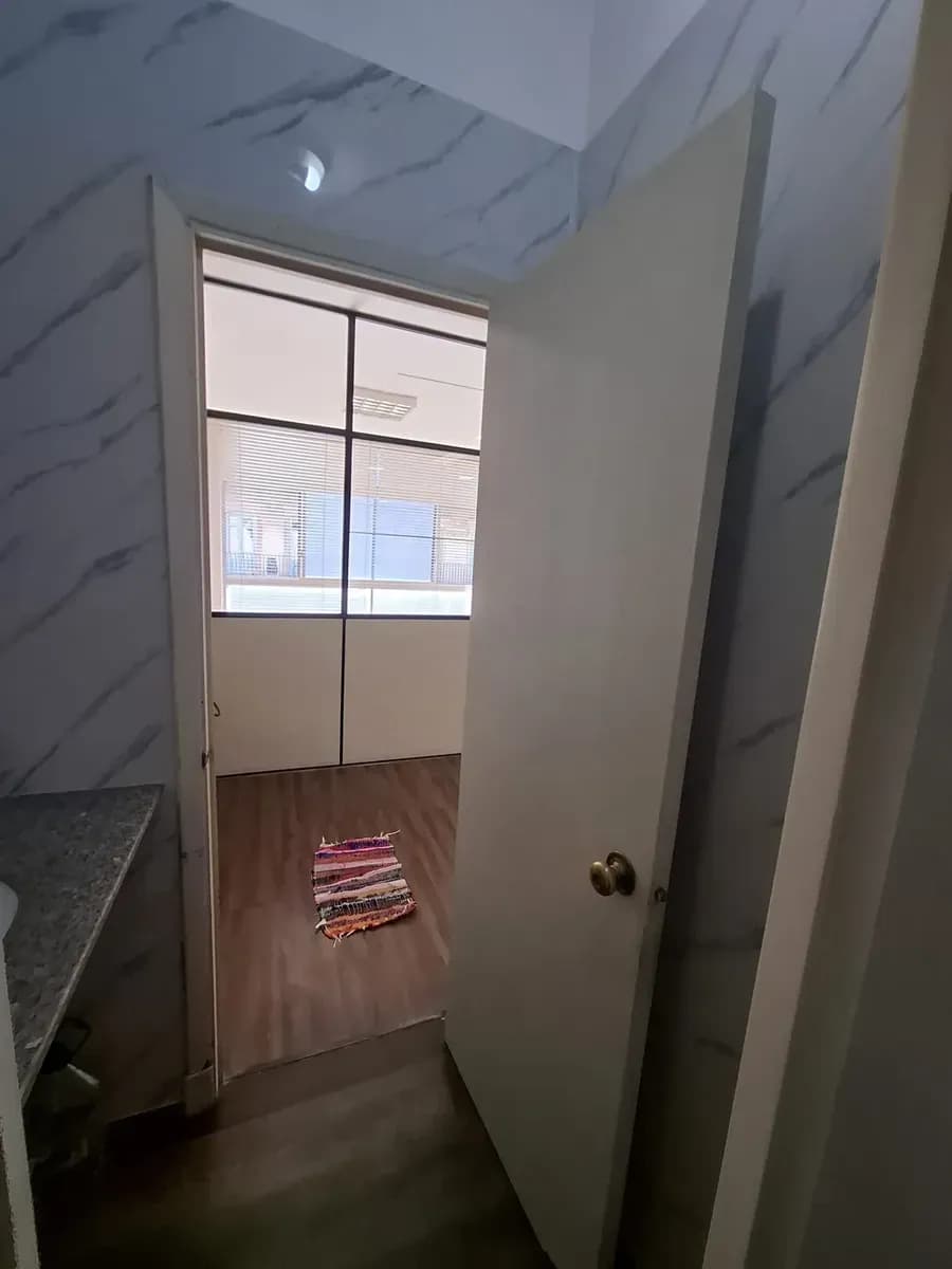 Se Alquila Preciosa Oficina En Zona Centro — foto 1