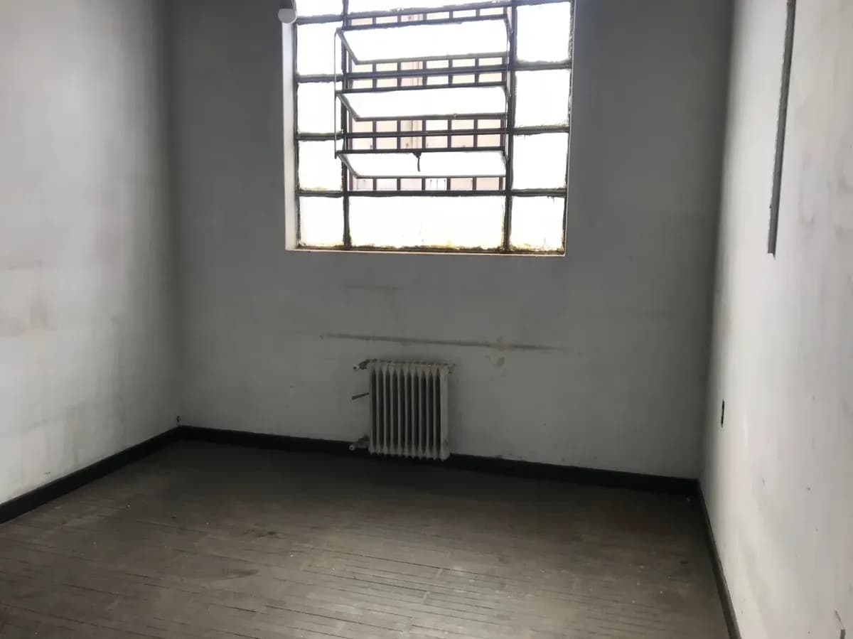Sobre Av. 18 De Julio, Excelente Local Comercial Con Depósito + Escritorio. — foto 1