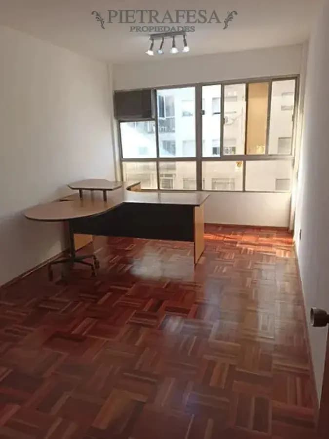 Oficina En Alquiler, 1baño, Amoblada. Centro. — foto 1