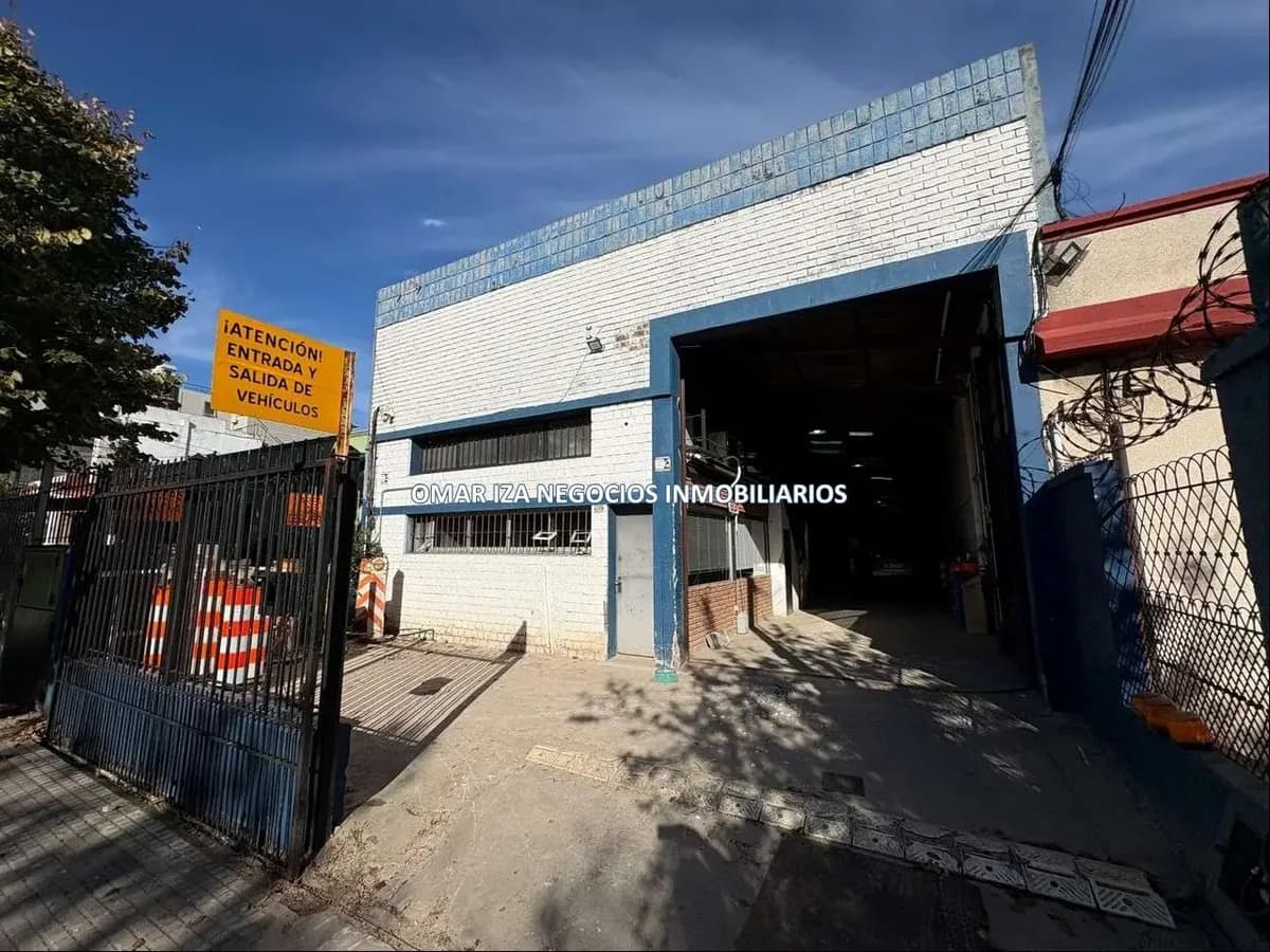 Venta Local Comercial En La Blanqueada, Galpon, Deposito, Oficinas, Baños, Excelente Ubicacion. 770m2 — foto 1