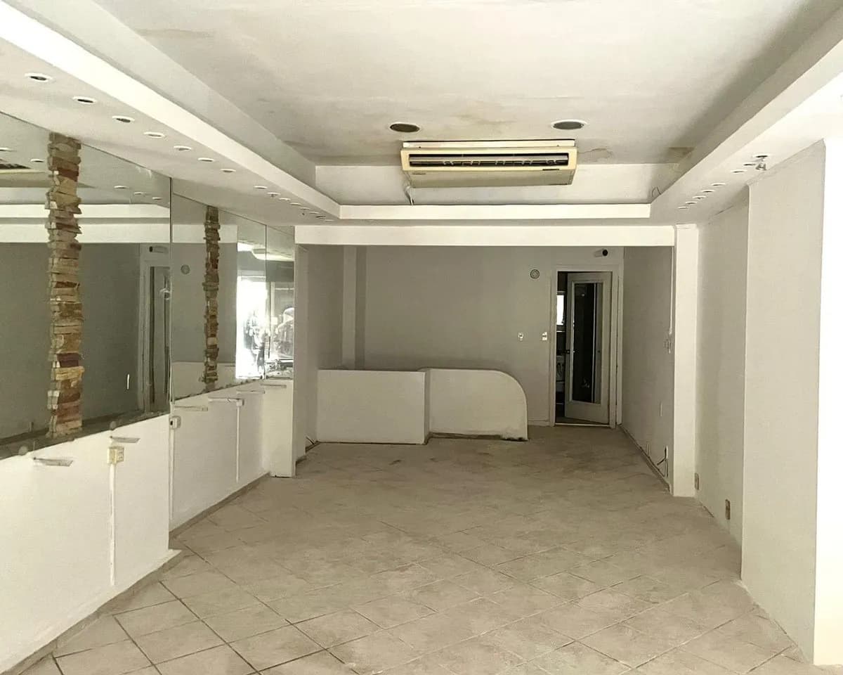 Alquiler Local Comercial En Ciudad Vieja — foto 1