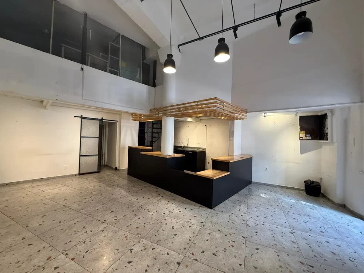 Local Ideal Para Rubro Gastronomía, Buena Ubicación, Bartolomé Mitre Entre Buenos Aires Y Sarandí — foto 2