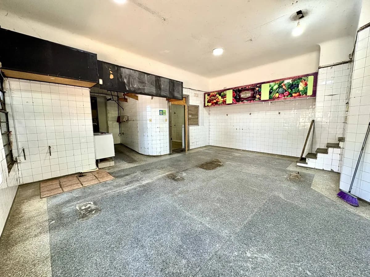 Alquiler - Local Comercial Con 82 M2, Entrada Para Vehículo. Palermo - Ejido Y Durazno — foto 1