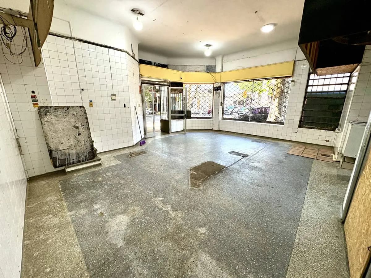 Alquiler - Local Comercial Con 82 M2, Entrada Para Vehículo. Palermo - Ejido Y Durazno — foto 2